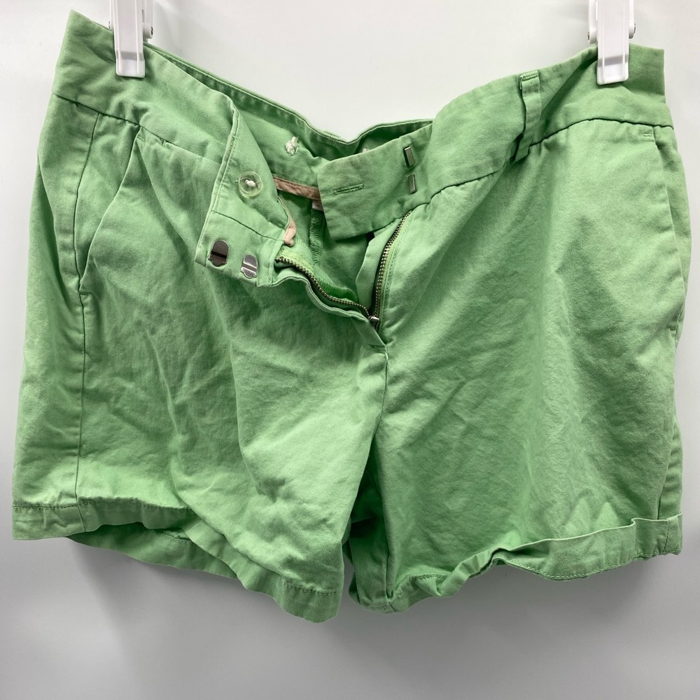 Women's Shorts Flat Front 100% Cotton Green Casual Size 10 - Picture 1 of 9